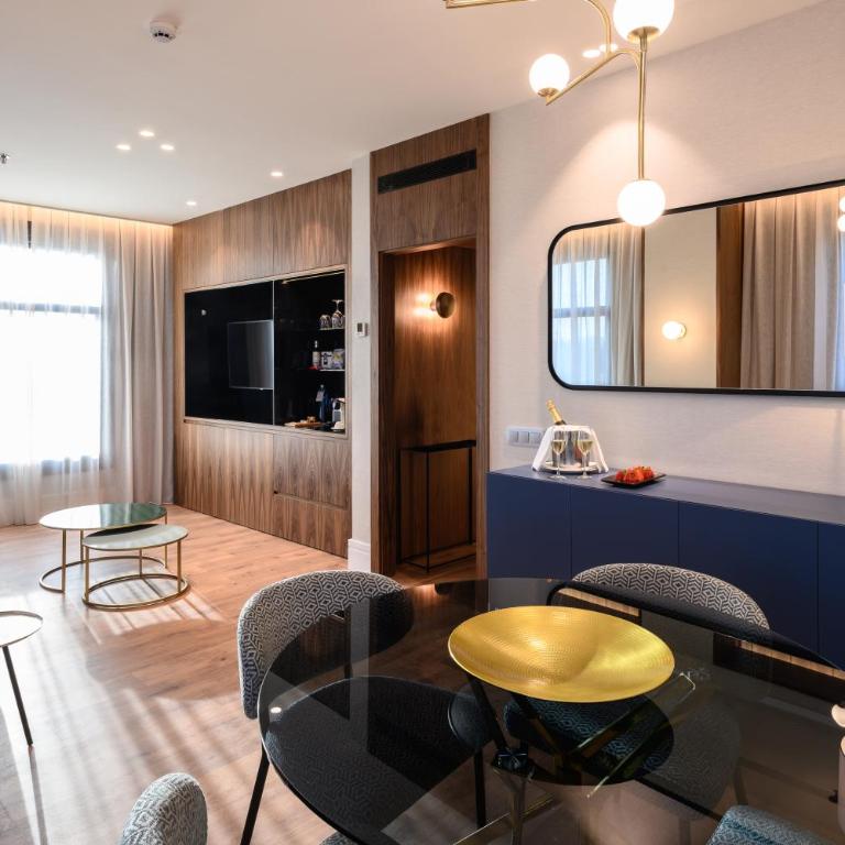 Catalonia Barcelona Plaza - Suite con terraza - 3