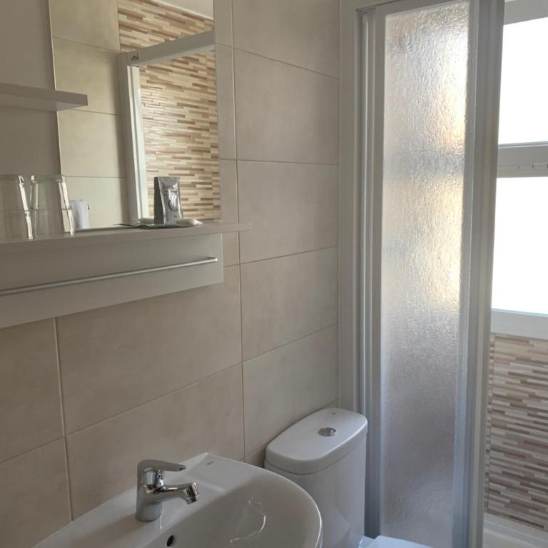 Hostal Mediterraneo - Habitación Doble - 1 o 2 camas - 23