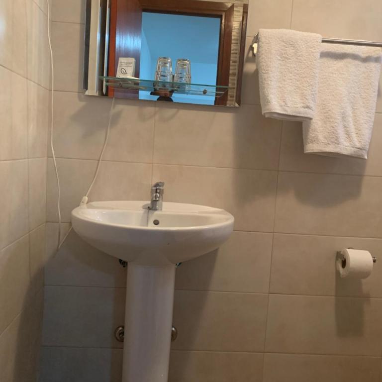 Hostal Mediterraneo - Habitación Doble - 1 o 2 camas - 20