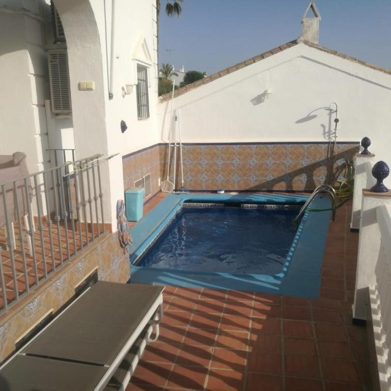 ADOSADO EN NERJA URB FLAMINGO - Casa - 2