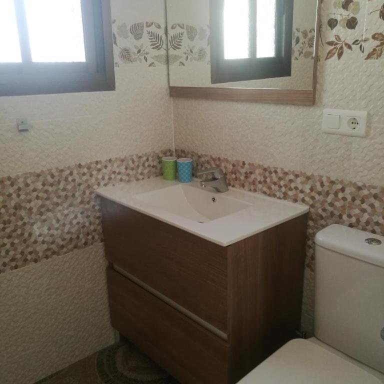 ADOSADO EN NERJA URB FLAMINGO - Casa - 25