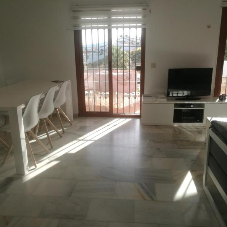 ADOSADO EN NERJA URB FLAMINGO - Casa - 17