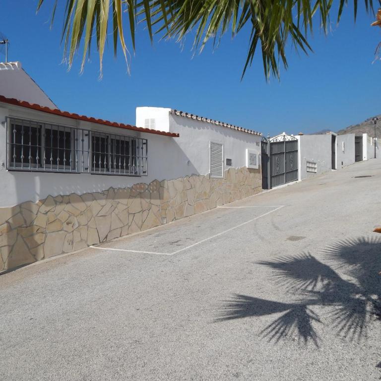 ADOSADO EN NERJA URB FLAMINGO - Casa - 20