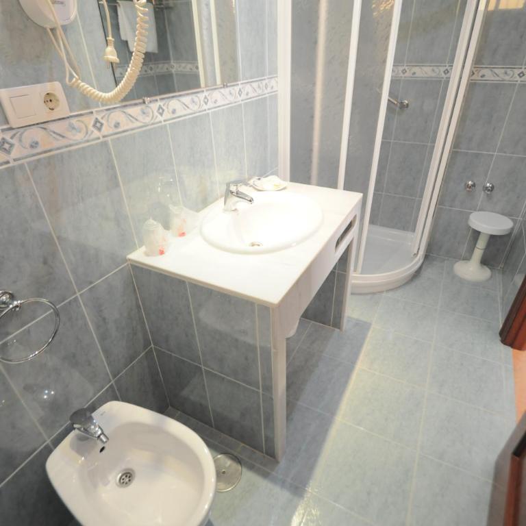 Hotel Goya - Habitación Doble Estándar - 1 o 2 camas - 10