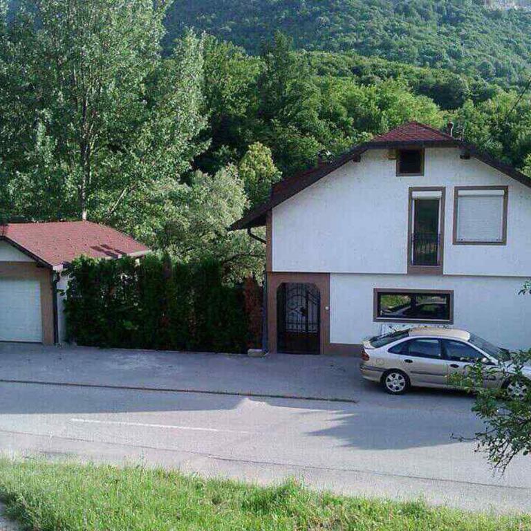 Guest House Majstorovic - Deluks Dvokrevetna Soba sa Bračnim Krevetom/Zasebnim Krevetima - 2