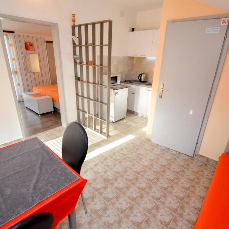 Apartment The Sea Coast - One-Bedroom Apartment - 4