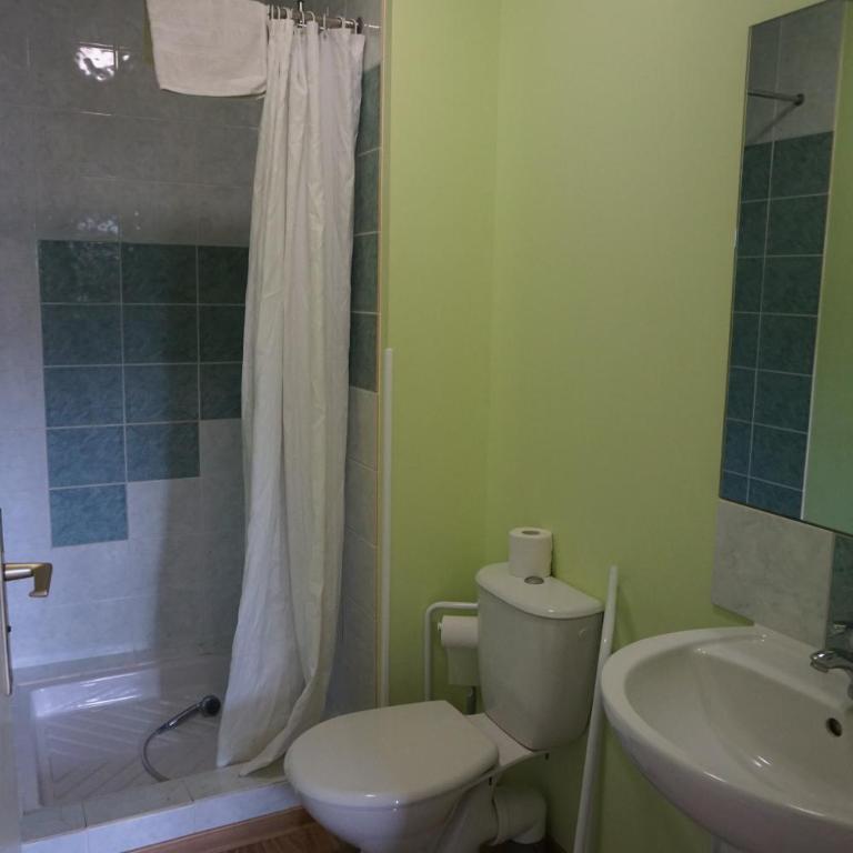 Gîte des Grands Causses - Chambre Familiale avec Salle de Bains Privative - 2