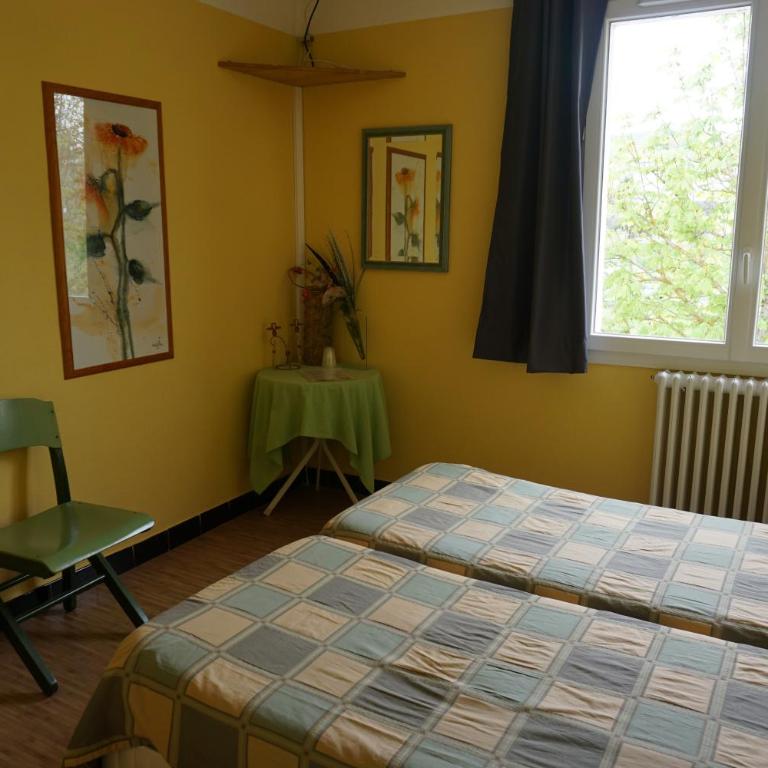 Gîte des Grands Causses - Chambre Double avec Salle de Bains Commune - 2