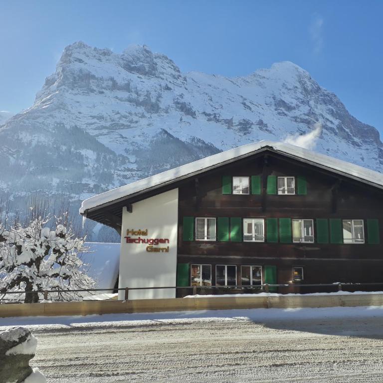 Hotel Tschuggen - Doppelzimmer mit Gemeinschaftsbad - 1