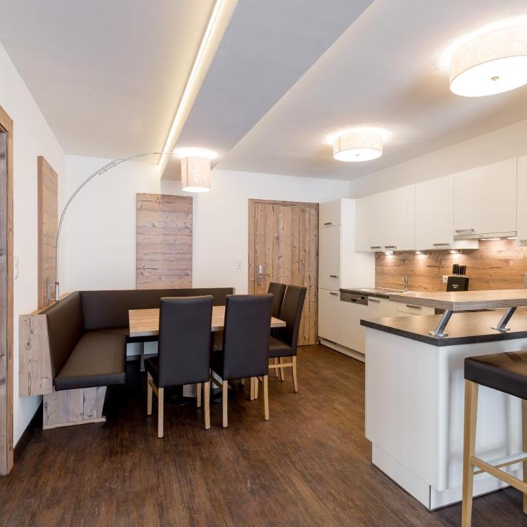 A Casa Saphir Appartement-Hotel - Appartamento con 3 Camere da Letto e Balcone Top 10 - 5