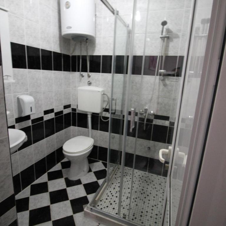 Apartments Cota Guesthouse - Two-Bedroom Apartment - 9