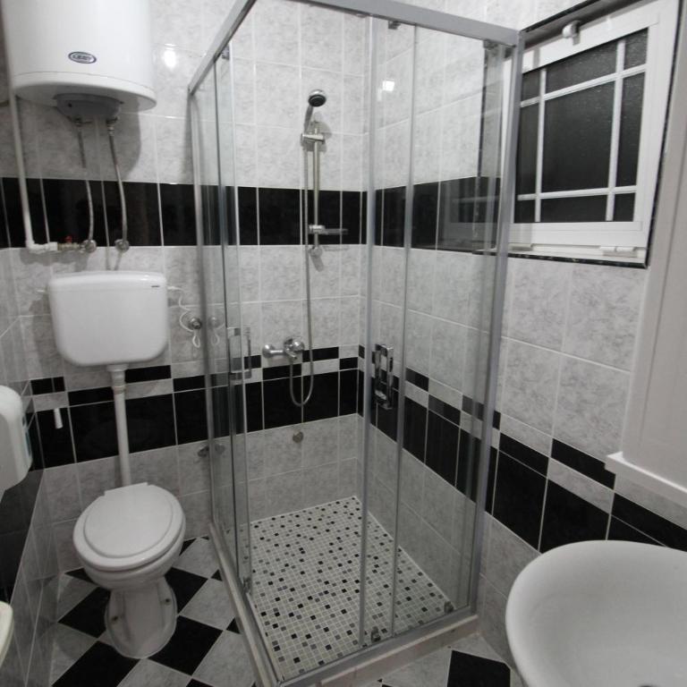 Apartments Cota Guesthouse - Two-Bedroom Apartment - 8