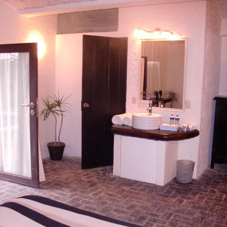 Casa Blanca San Miguel - Habitación con cama grande - 3