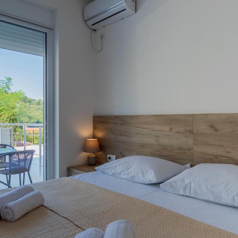 GREJM Lux Family Apartments - One-Bedroom Apartment - 12