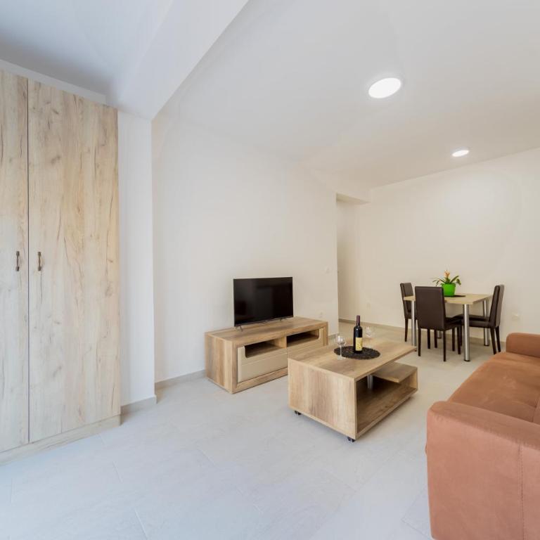 GREJM Lux Family Apartments - One-Bedroom Apartment - 6