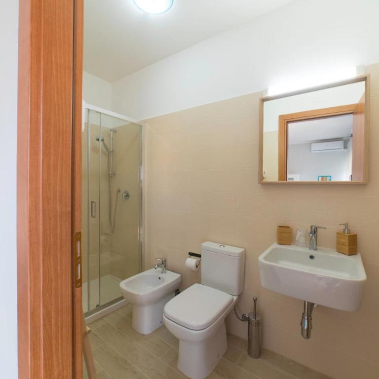 B&B MaLò Family Friendly - Double or Twin Room with Private Bathroom - 8