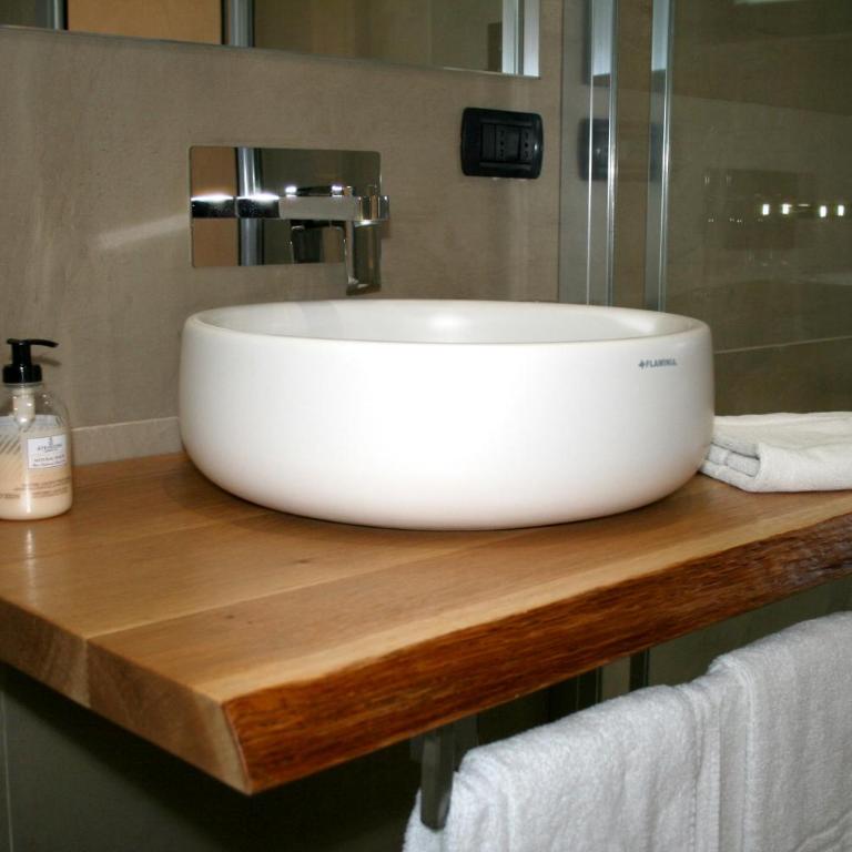 Punta Bianca Suite & Home Experience - Camera Matrimoniale con Vista Mare - 2