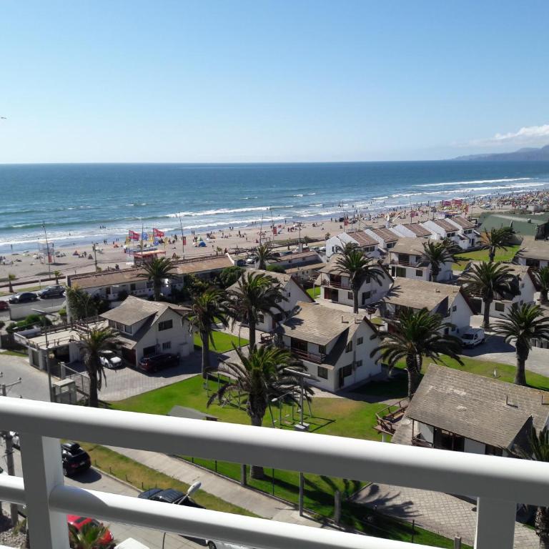Excelente departamento en primera linea - Two-Bedroom Apartment - 4