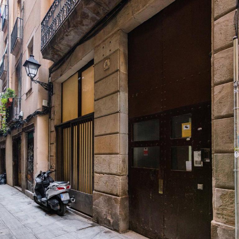 Sweett - The Gothic - Three-Bedroom Apartment - 12