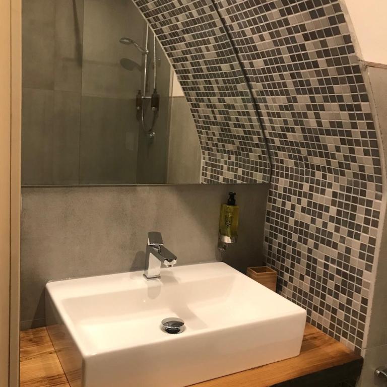 Vuciata Apartments - One-Bedroom Apartment - 11