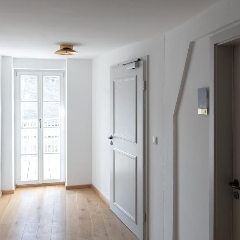 ANA Suites Augsburg City Center - Self-Service-Hotel - Apartment mit eigenem externen Bad - 1