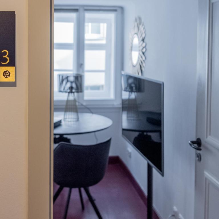 ANA Suites Augsburg City Center - Self-Service-Hotel - Doppelzimmer - 8
