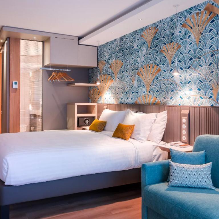 voco Strasbourg Centre - The Garden by IHG - Camera Queen Premium con Divano-Letto - 4