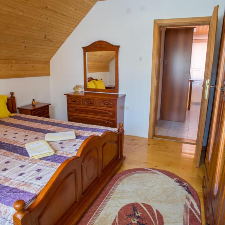 Apartmani Mila - Apartment - 8