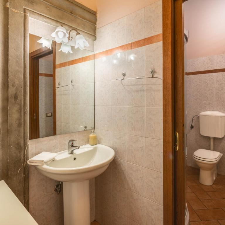 Dante States Apartments - One-Bedroom Apartment - 22