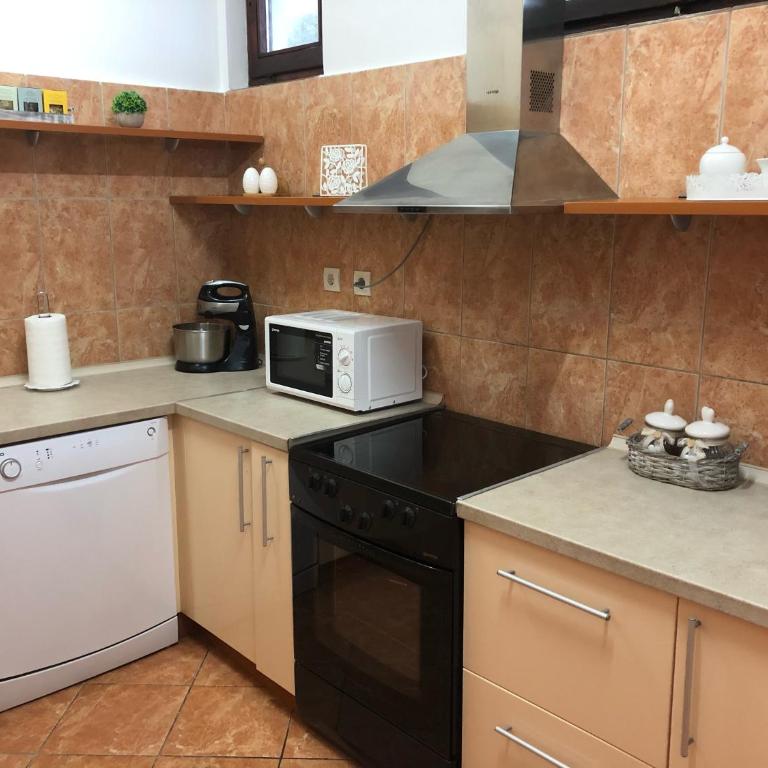Apartments Popovic - Three-Bedroom Apartment - 19