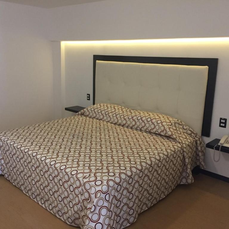 Hotel Essen's - Double Room with Two Double Beds with Lake View - 4