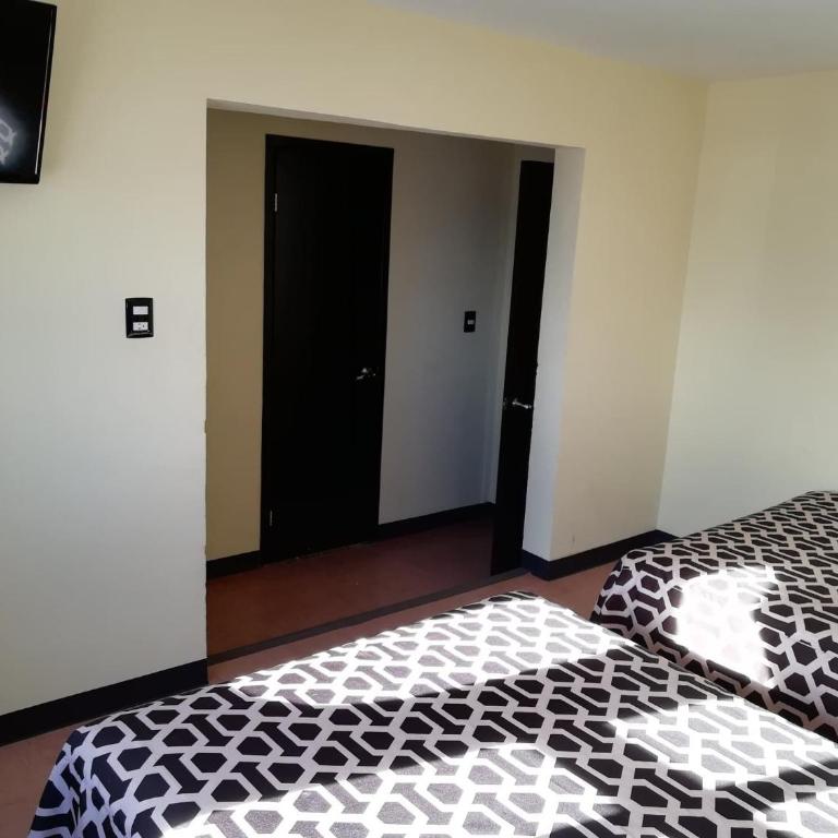 Hotel Essen's - Double Room with Two Double Beds with Lake View - 7
