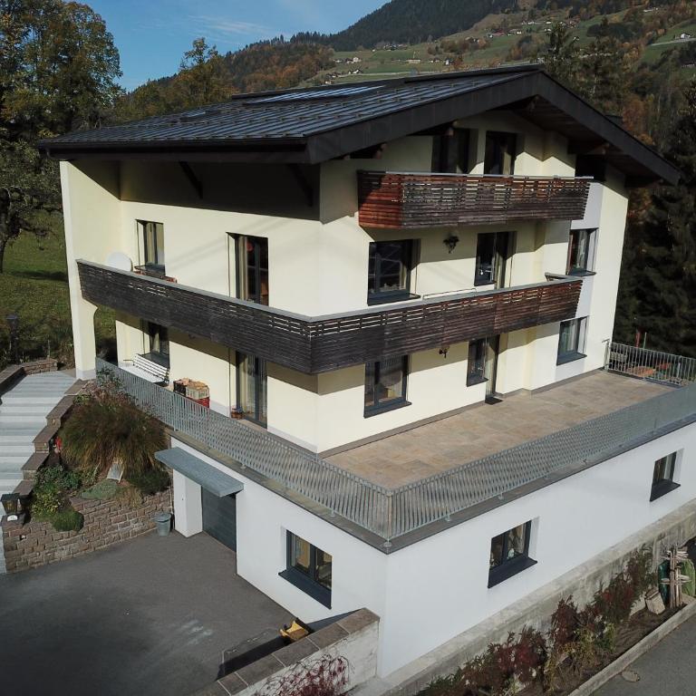 Haus Bahl - Apartment mit 3 Schlafzimmern und Balkon - 1