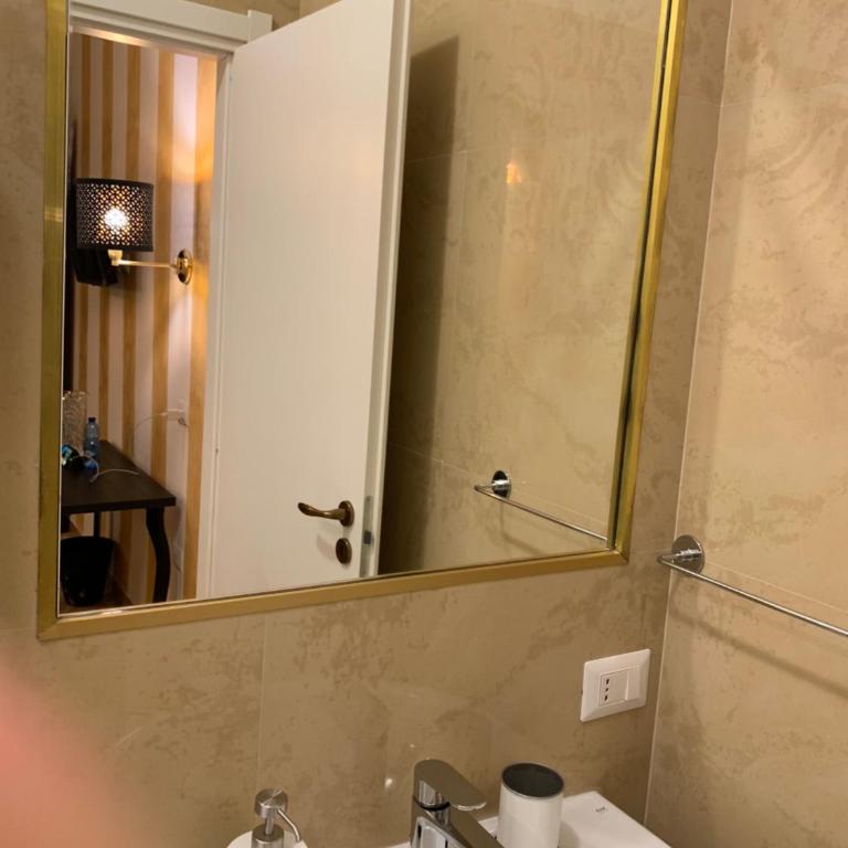 FiumicinoA57 - Camera Tripla con Bagno Privato - 11