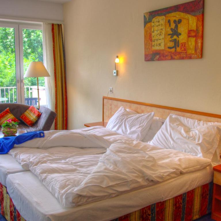 Hotel Excelsior - Doppel-/Zweibettzimmer mit Balkon - 8