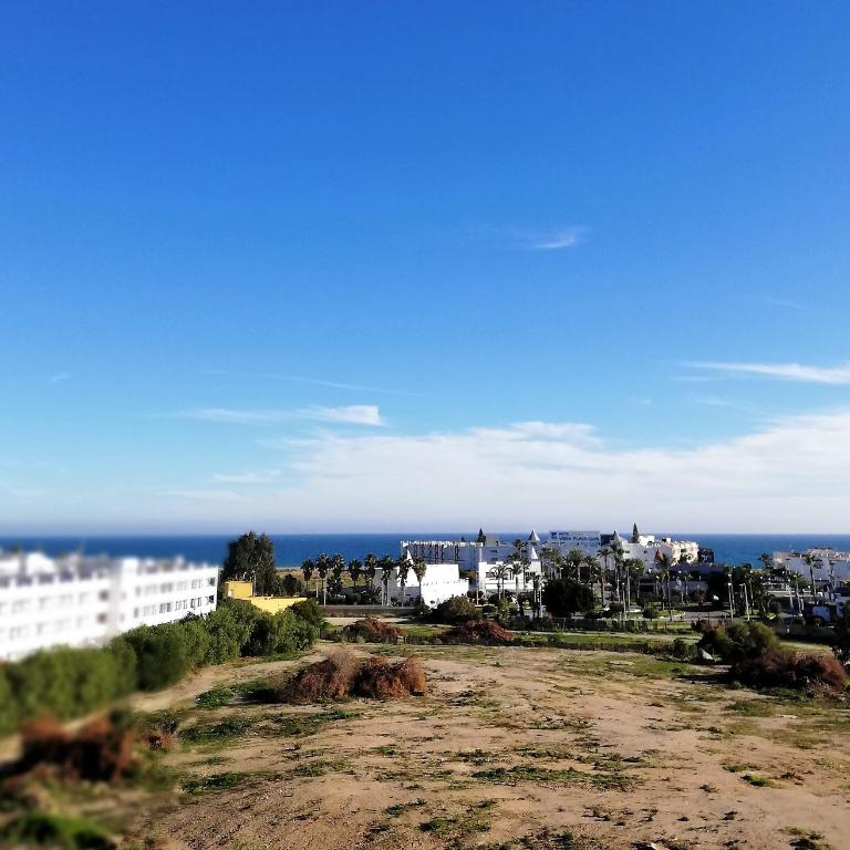 Atico con piscina privada - Apartamento de 2 dormitorios - 70