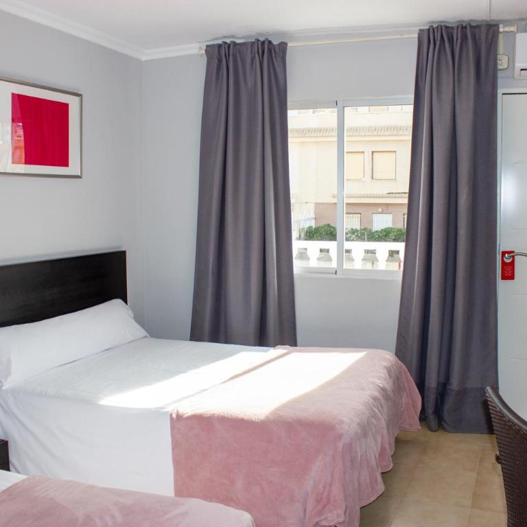 Hostal Alba - Habitación Doble - 1 o 2 camas - 5