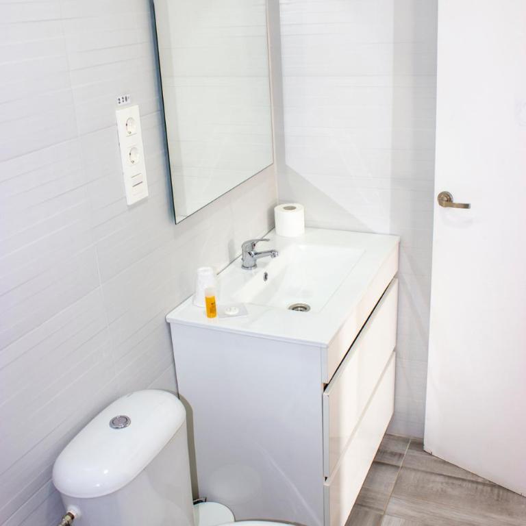 Hostal Alba - Habitación Doble - 1 o 2 camas - 8
