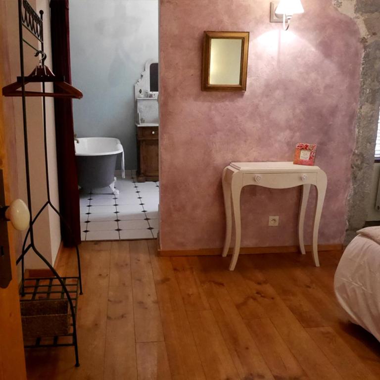 Nos chambres en ville B&B - Petite Chambre Double - 2