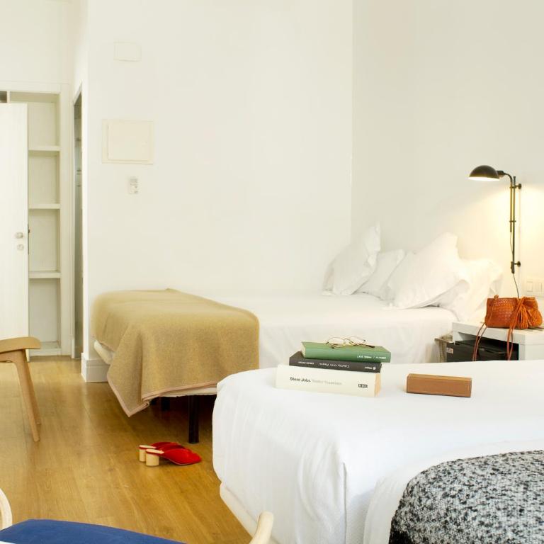 Som Nit Born - Family Room with Balcony - 13