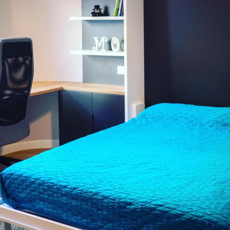 Hexagonal Design Apartment - Two-Bedroom Apartment - 8