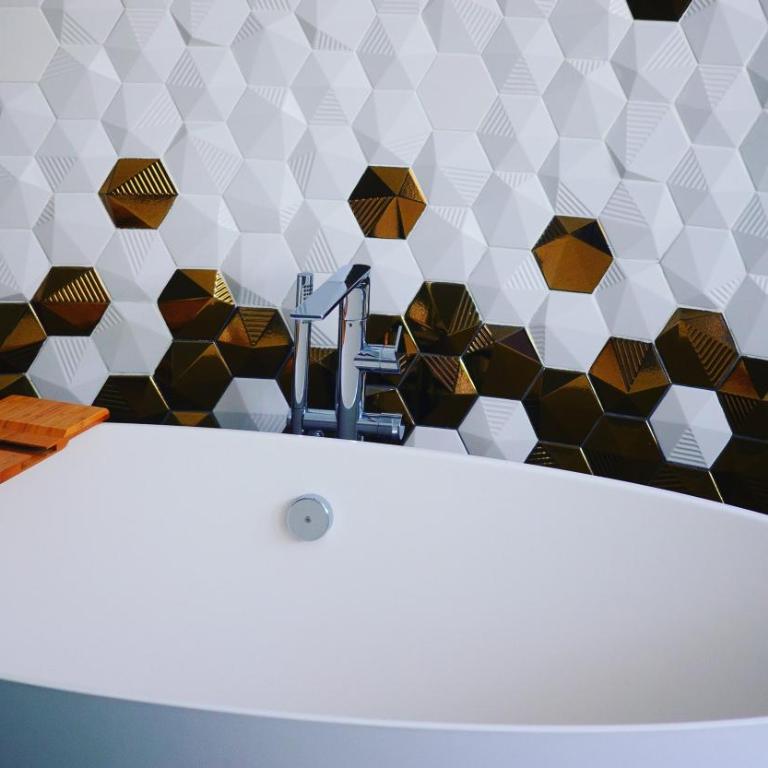 Hexagonal Design Apartment - Two-Bedroom Apartment - 14