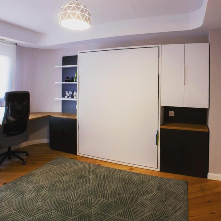 Hexagonal Design Apartment - Two-Bedroom Apartment - 7