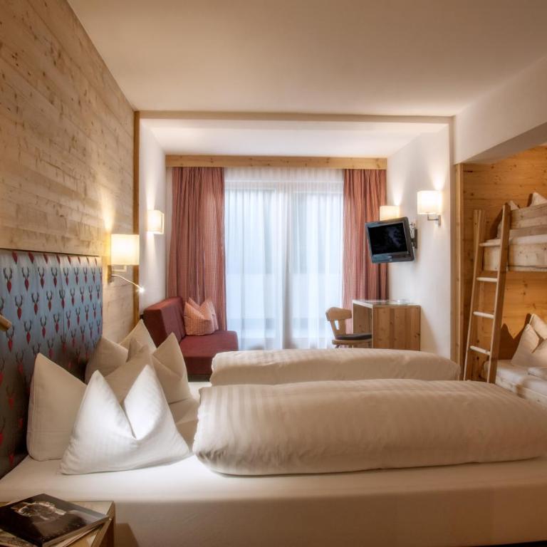 Hotel Tipotsch - Familienzimmer mit Balkon - 2