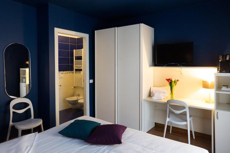 Albergo Residenza Al Teatro - Camera Matrimoniale/Doppia con Letti Singoli con Bagno Privato - 5