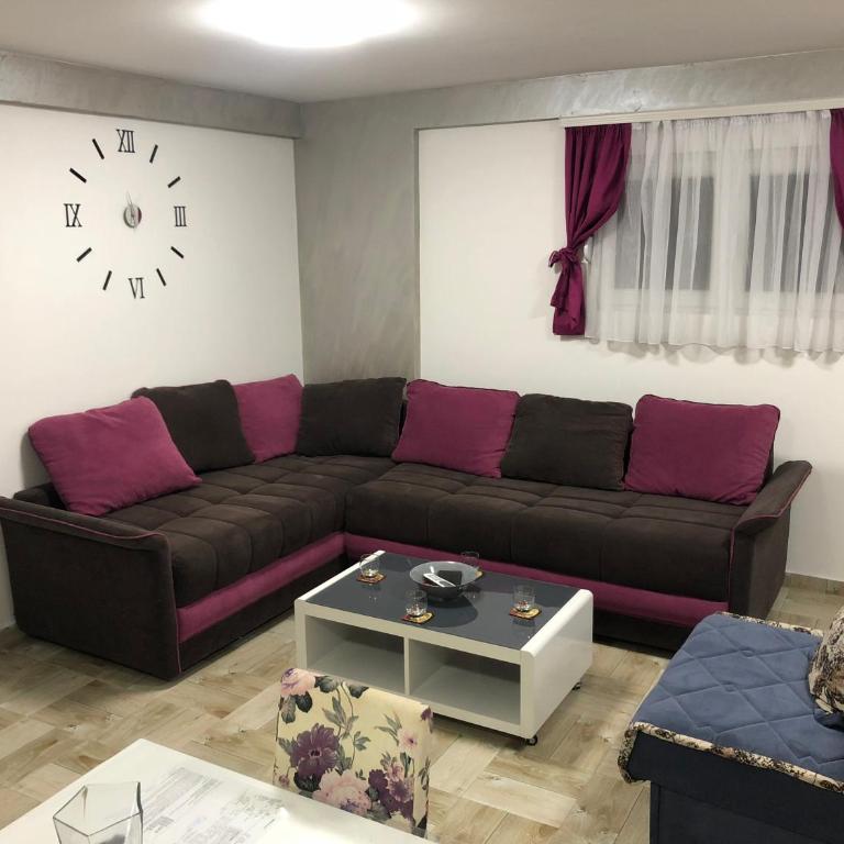 J&B LUX Apartment - One-Bedroom Apartment - 2