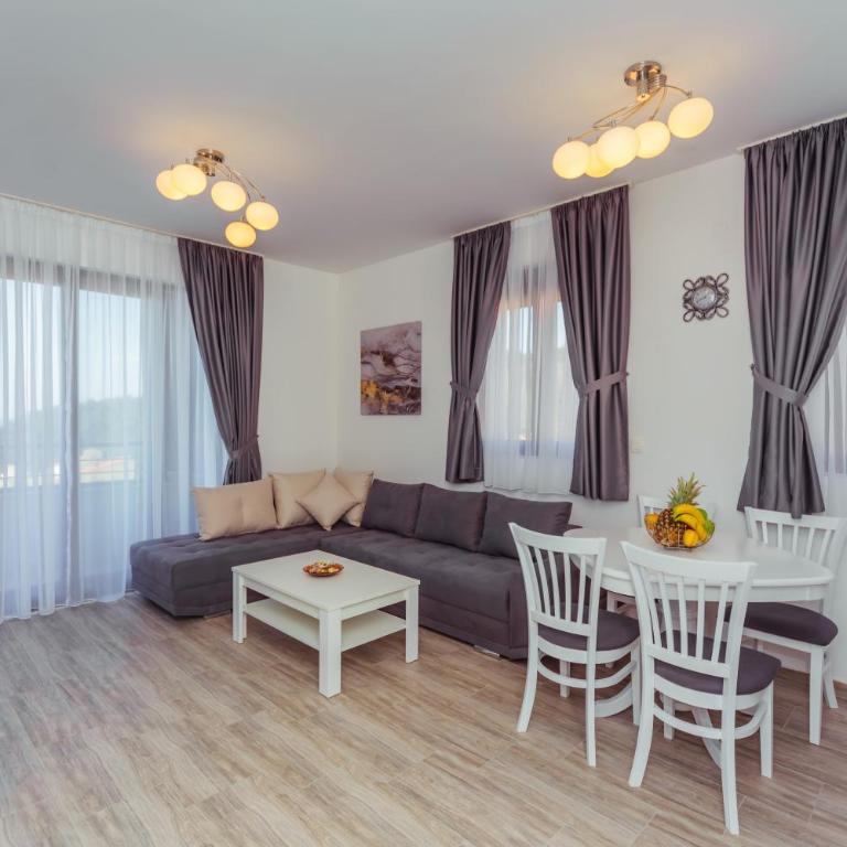 Belvedere Apartments - Two-Bedroom Apartment - 9