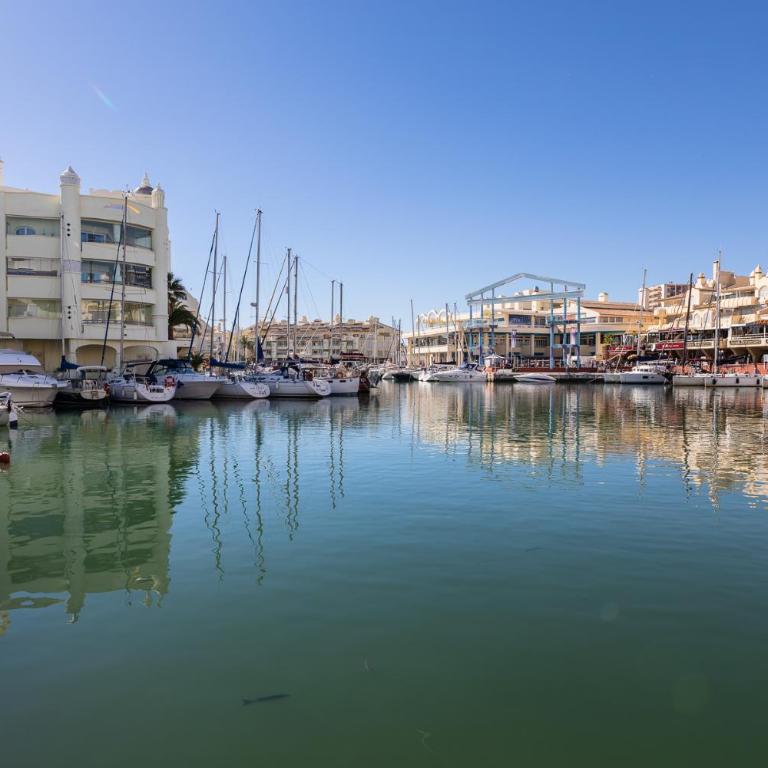 Magnifico apartamento con vistas en Puerto Marina - Apartamento de 3 dormitorios - 26