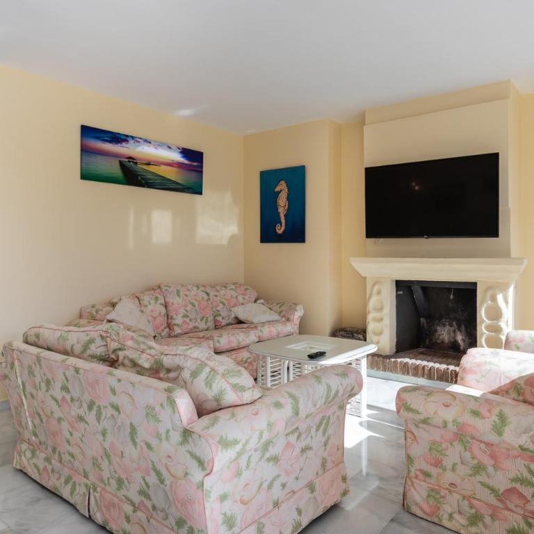 Magnifico apartamento con vistas en Puerto Marina - Apartamento de 3 dormitorios - 9