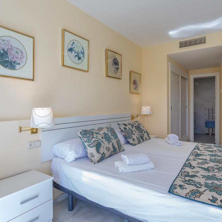 Magnifico apartamento con vistas en Puerto Marina - Apartamento de 3 dormitorios - 17